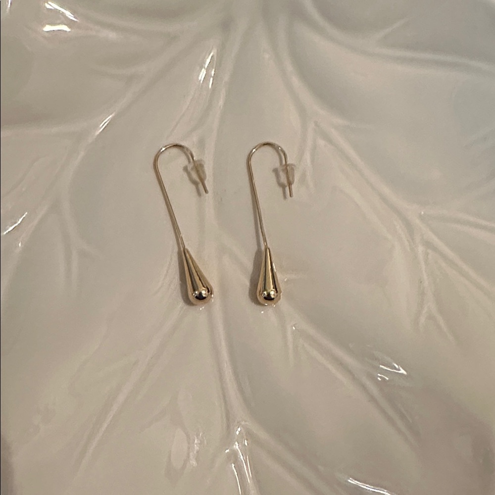 Gold Tone Modern Sleek Tear Drop Dangle Earrings Sophisticated Simple